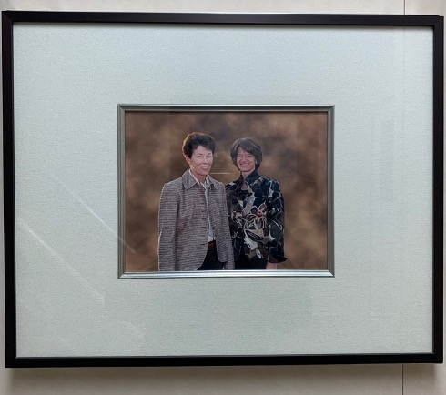 A portrait photo of Dr. Sally Ride and her female partner, Dr. Tam O'Shaughnessy.