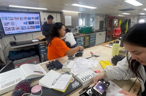 Scientists building smart phone microscopes